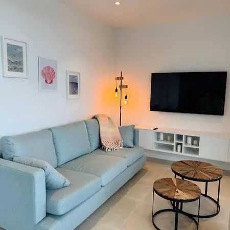 דירה Mara's Higueron West - Suncoast Comfort פואנגירולה