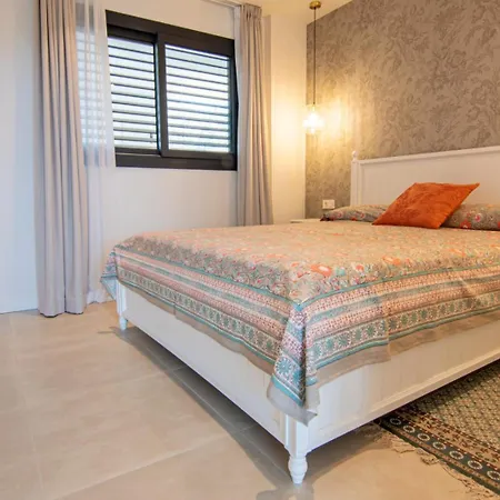 Mara's Higueron West - Suncoast Comfort דירה