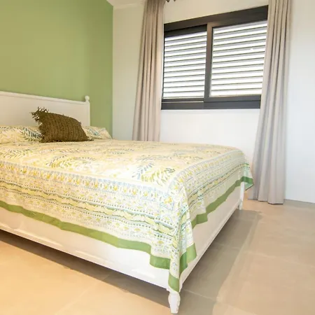 Mara's Higueron West - Suncoast Comfort