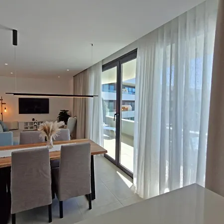 Apartment Mara's Higueron West - Suncoast Comfort