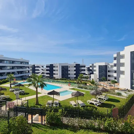 Mara's Higueron West - Suncoast Privilege - 3 Community Pools 公寓