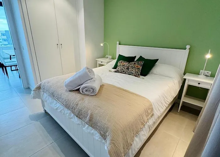 Mara's Higueron West - Suncoast Comfort Apartment *